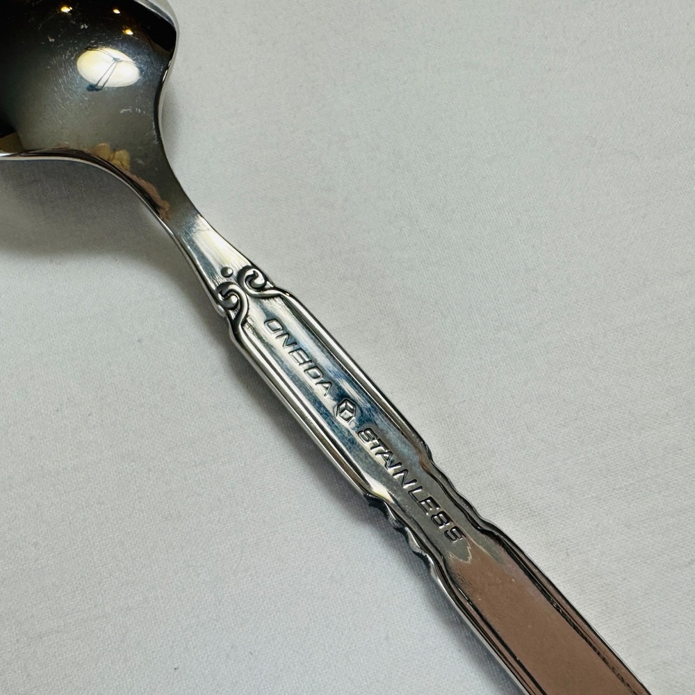 Oneida *Heirloom* RAPHAEL Cube Mark Teaspoon - Picture 7 of 7